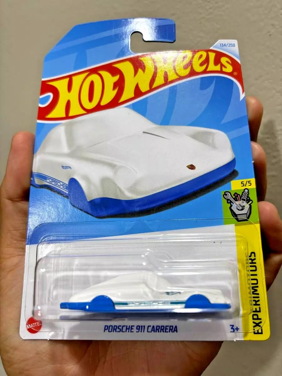 Hot Wheels Porsche 911 Carrera - Serie Experimotors 5/5 - Scala 1:64 - Modello Argento Con Portachiavi - Edizione Mattel 2024