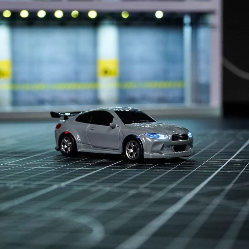 Sam's Toy World 1:64 Desktop Four-wheel Drift Car Remote Control Mini Drift Car Light Toy